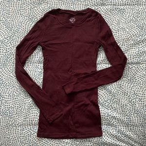 JCrew Perfect Fit tee, maroon, like new condition